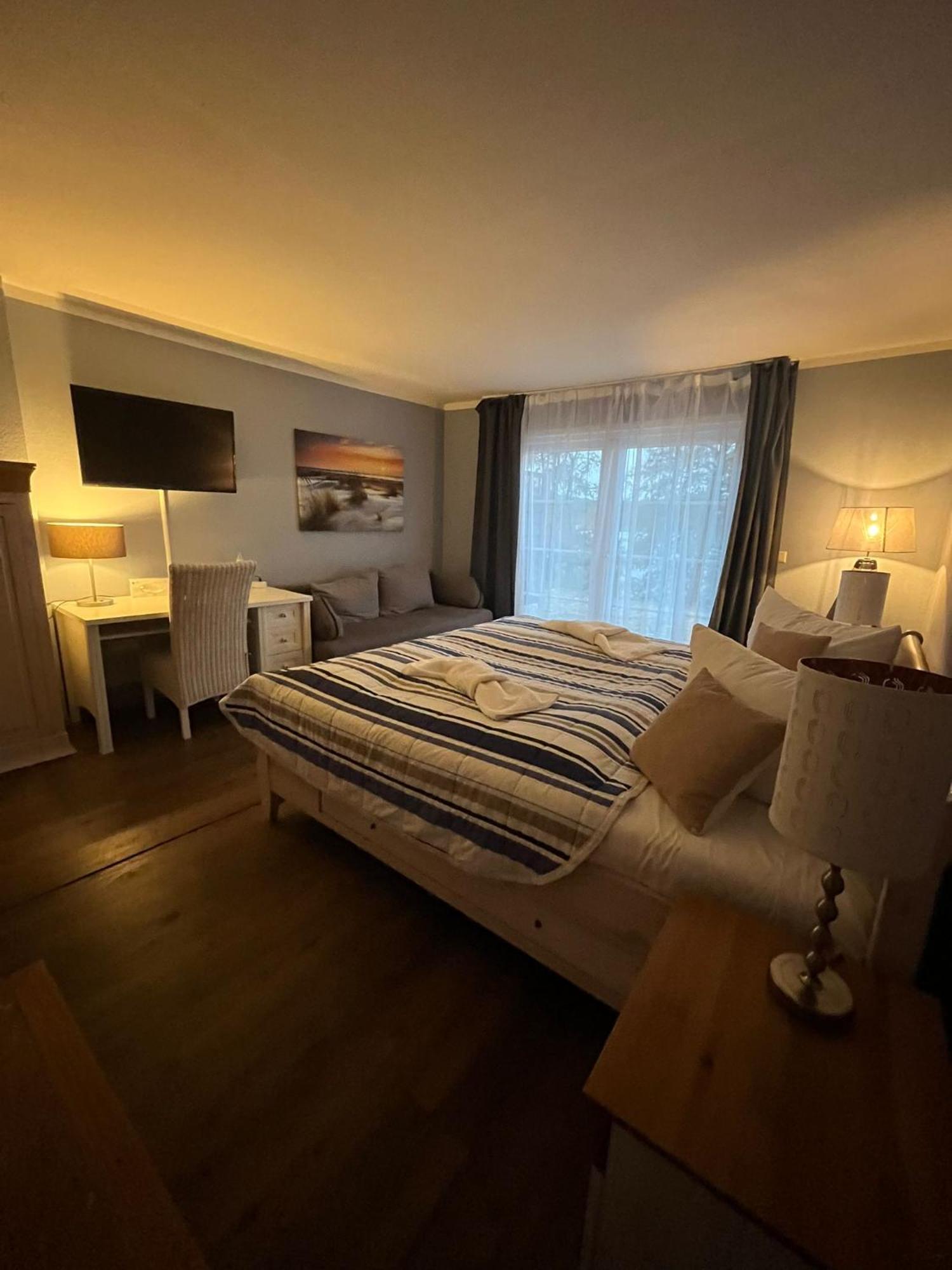 Strandhotel Vier Jahreszeiten Buckow Bagian luar foto