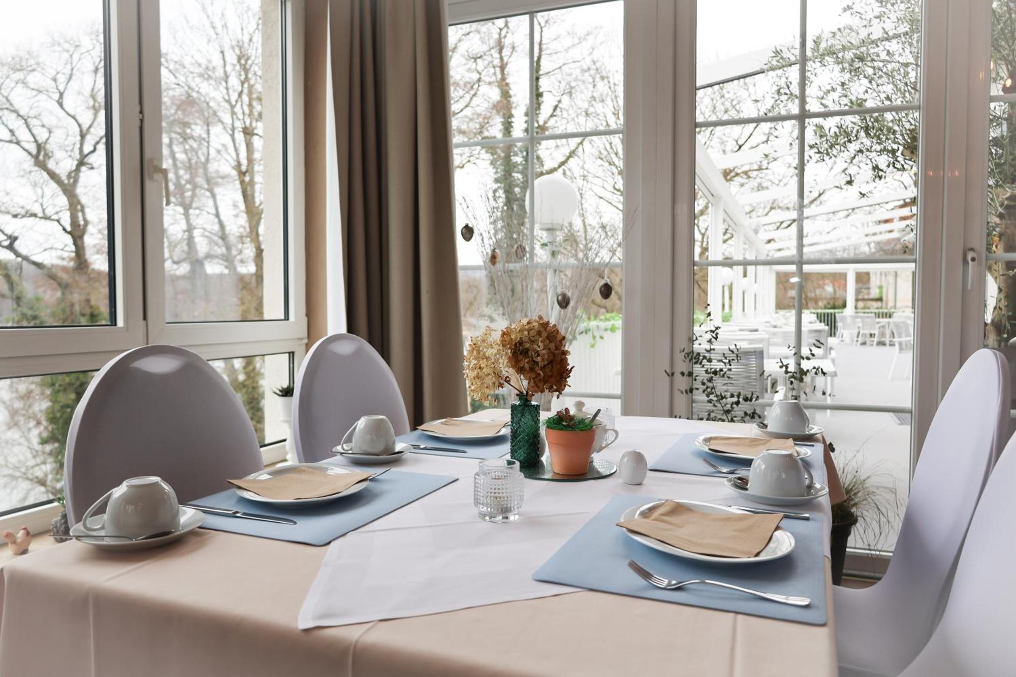 Strandhotel Vier Jahreszeiten Buckow Bagian luar foto
